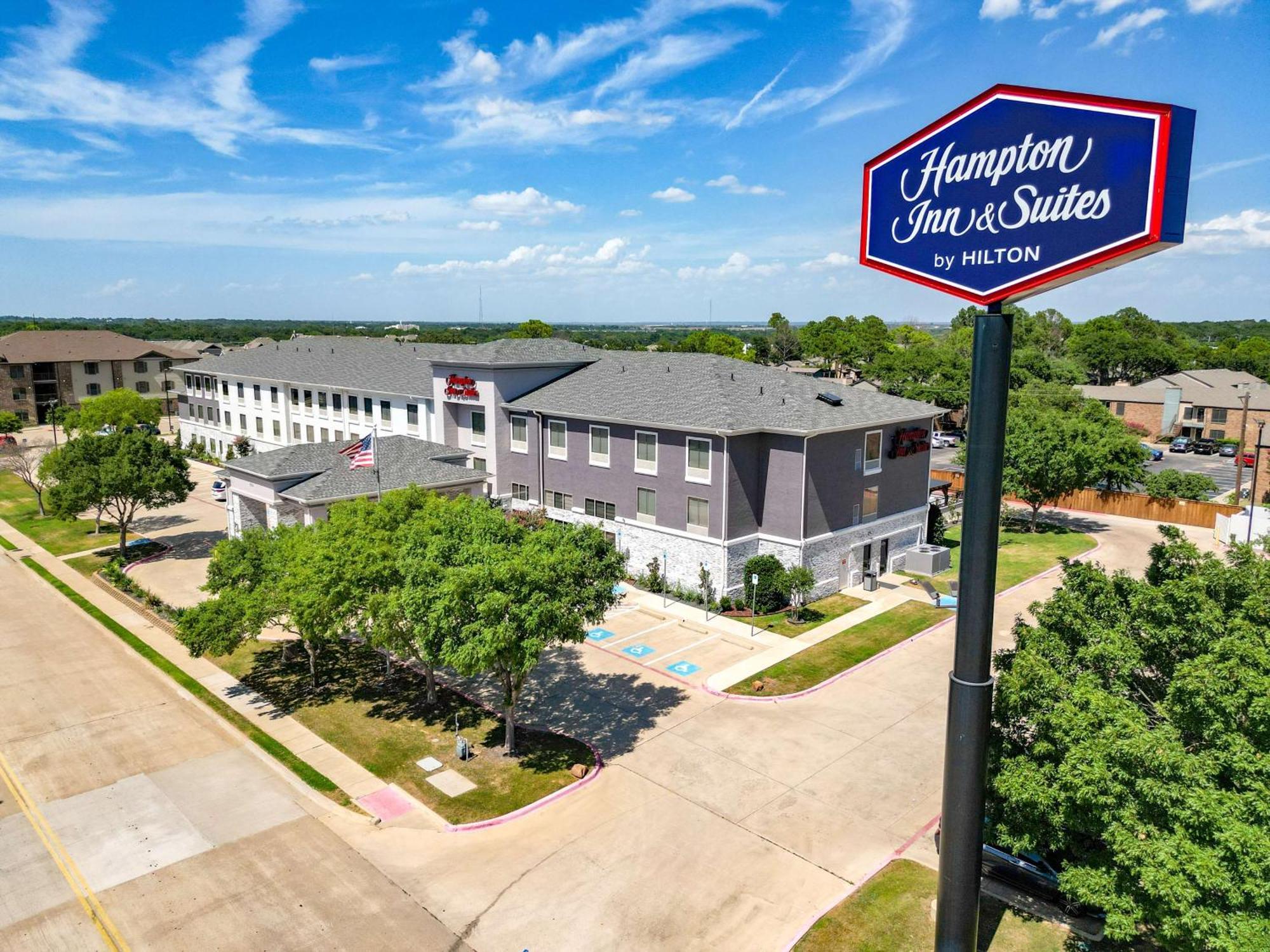 Hampton Inn & Suites Denton Exterior foto