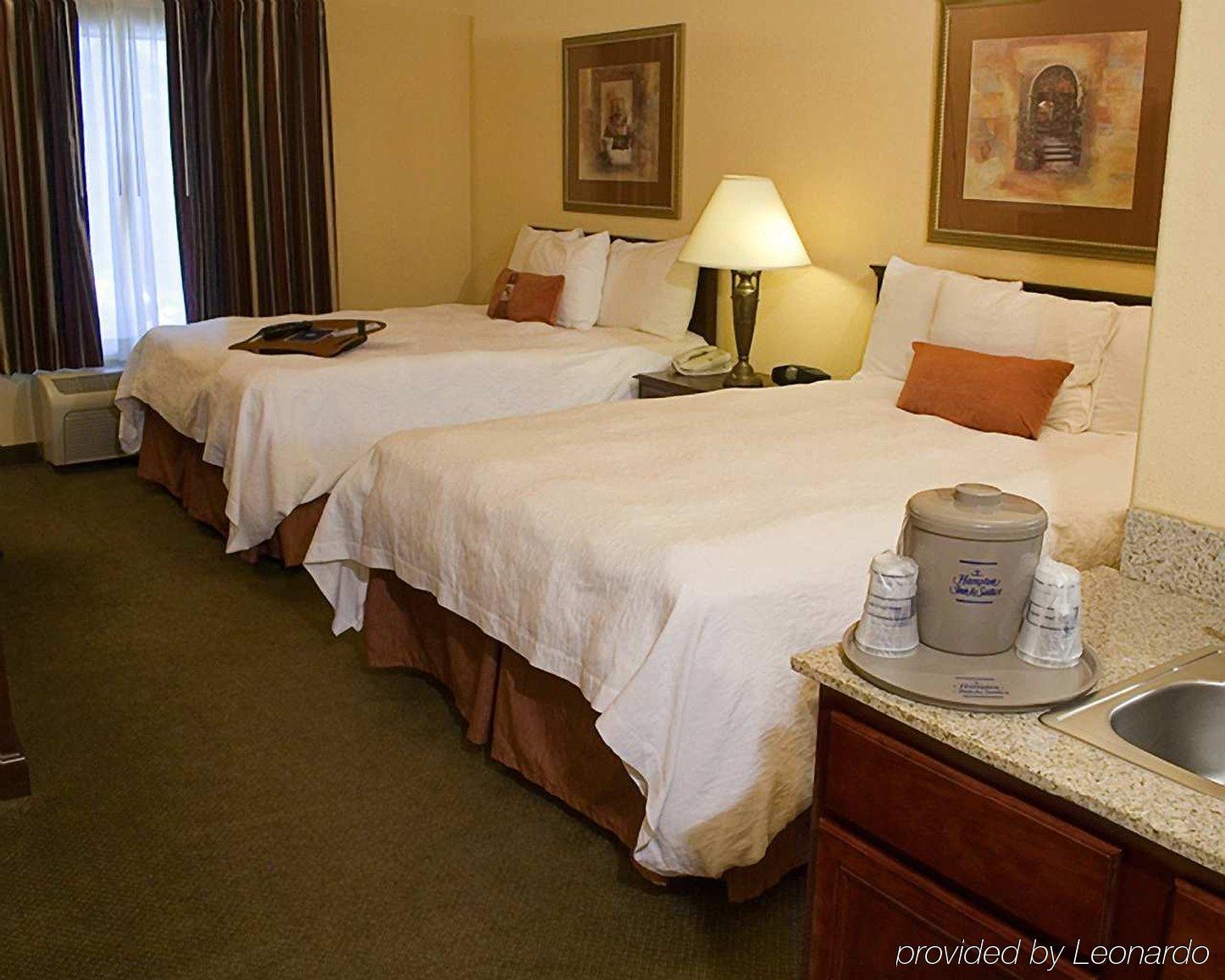 Hampton Inn & Suites Denton Habitación foto